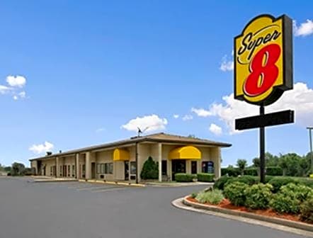 Super 8 by Wyndham Tupelo Airport