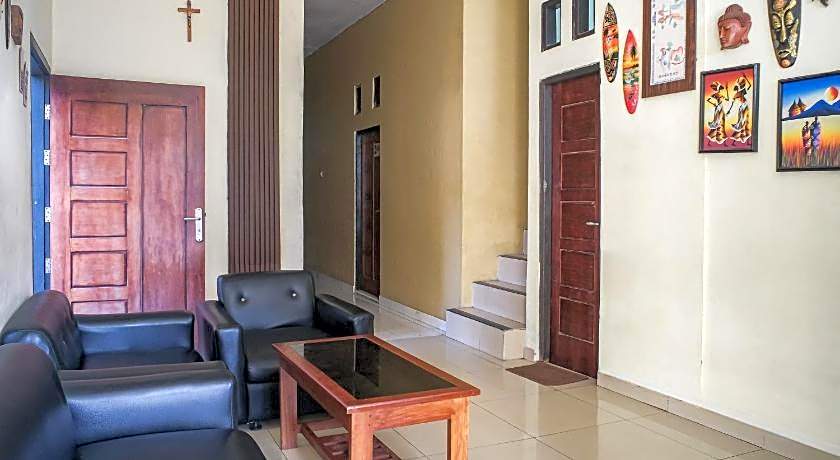 OYO 93332 Kharis Home Stay