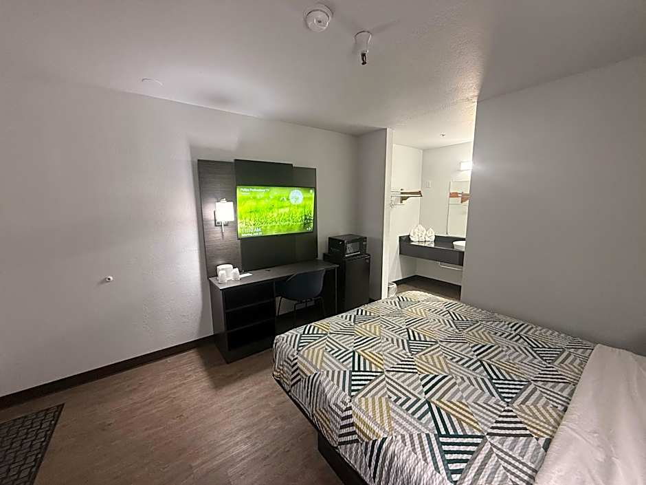 Motel 6-Des Moines, IA - North