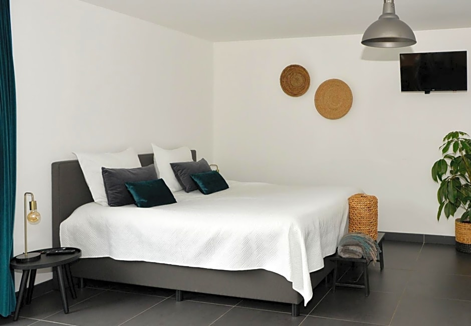 B & B Meet the Dutch