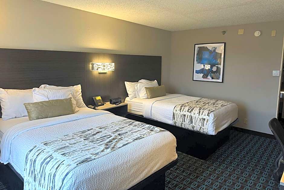 Wingate by Wyndham Dayton North