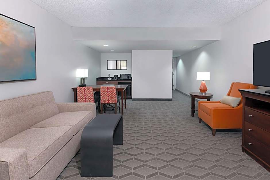 Embassy Suites By Hilton Hotel Dallas - Park Central Area