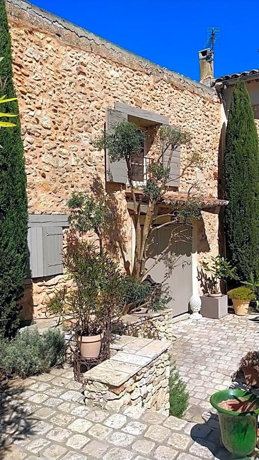 Le Mas de Perrotet en Roussillon
