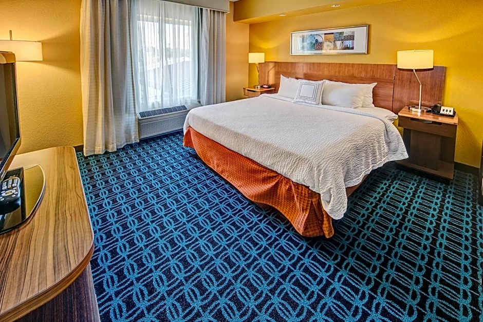 Photo 1 of 6 of 1 King Bed with Sofabed Suite