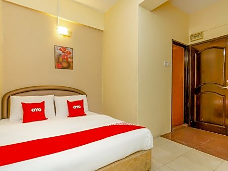 OYO 89703 B Link Hotel
