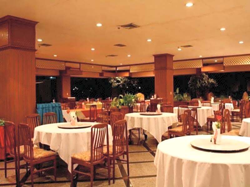 Jp Emerald Hotel