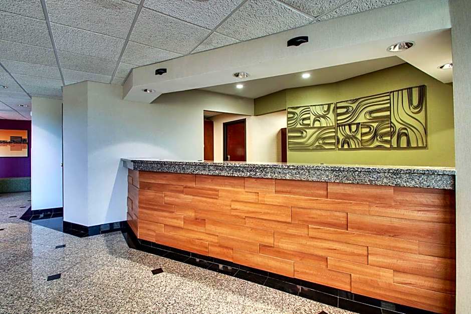DRURY INN & SUITES EVANSVILLE EAST