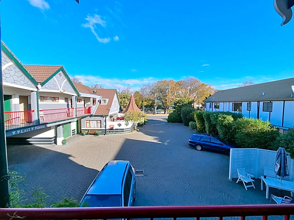 Amross Court Motor Lodge