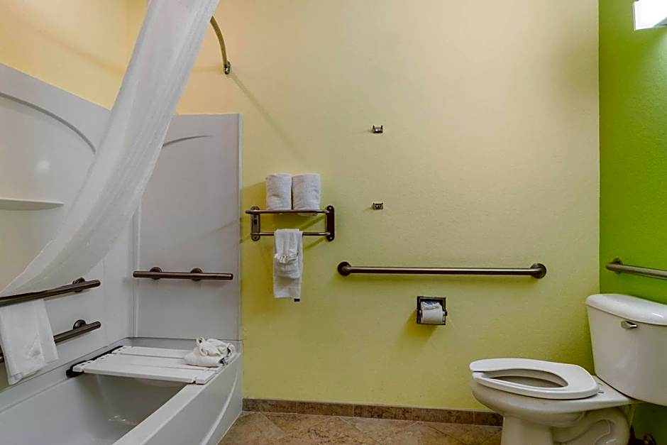 Quality Inn & Suites Lehigh Acres Fort Myers