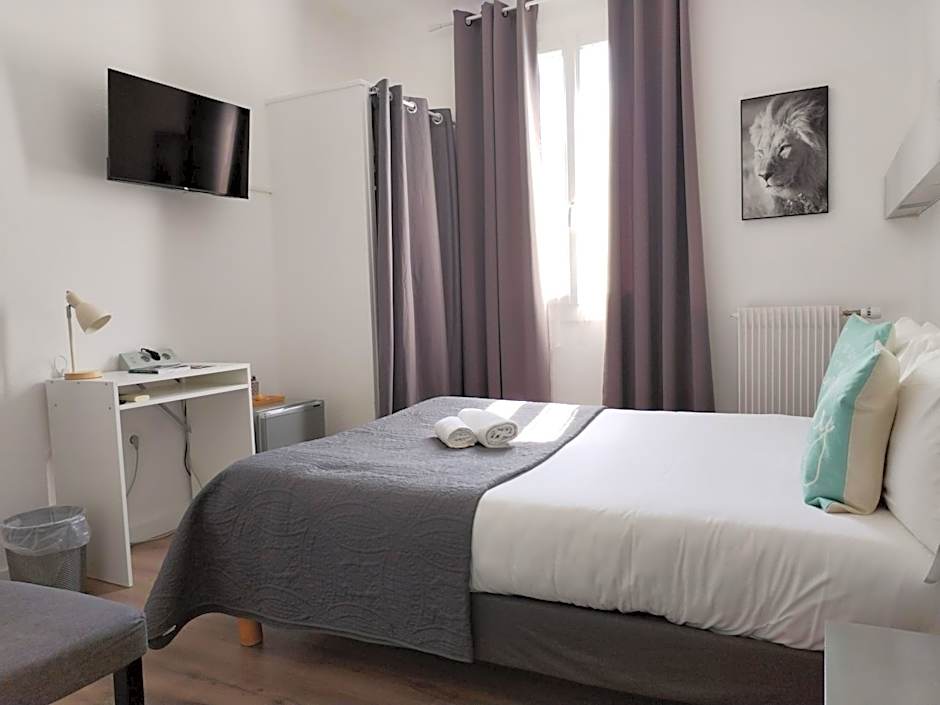 Logis Hotel La Bastide d'Entraigues