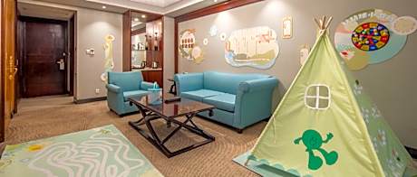 Deluxe Parent-child Suite