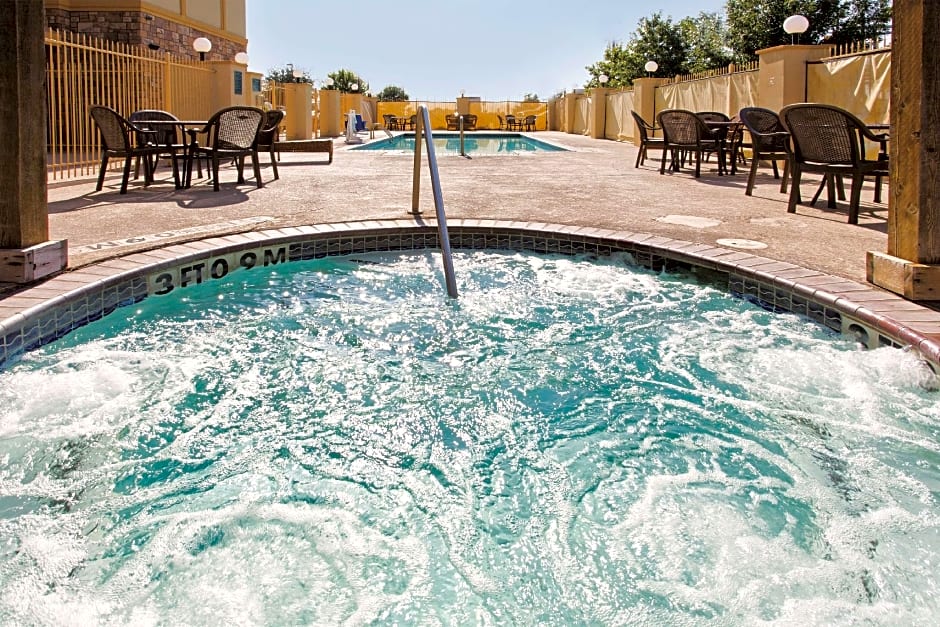 La Quinta Inn & Suites by Wyndham Schertz