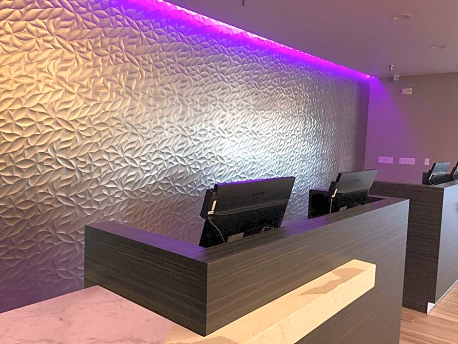 Radisson Hotel Oakland Airport – Oakland, CA