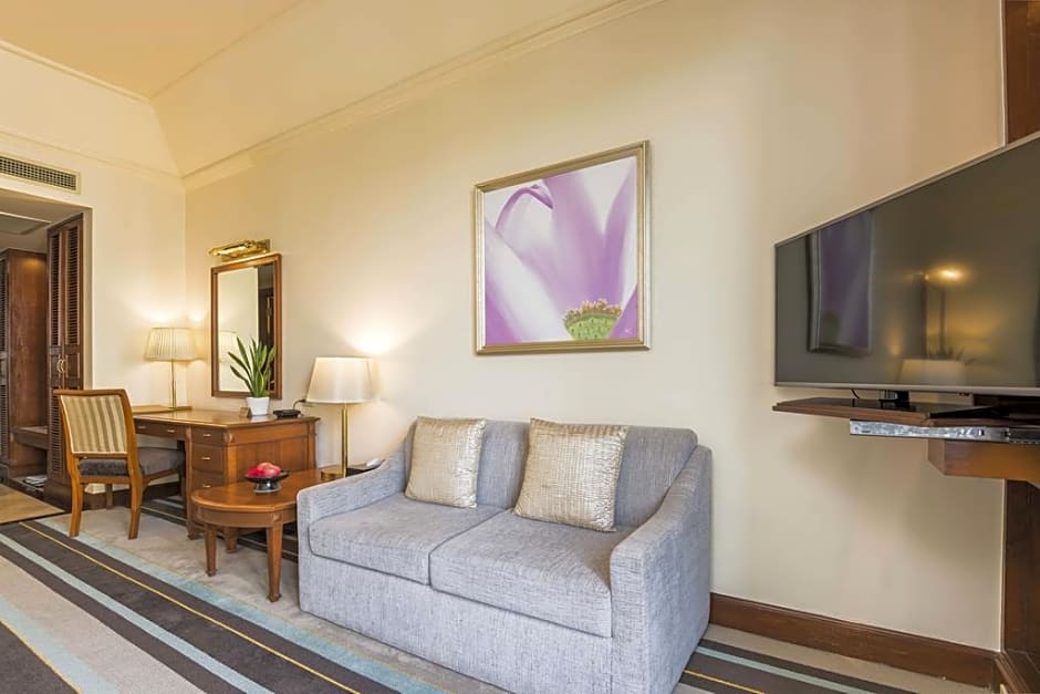 Chatrium Hotel Royal Lake Yangon