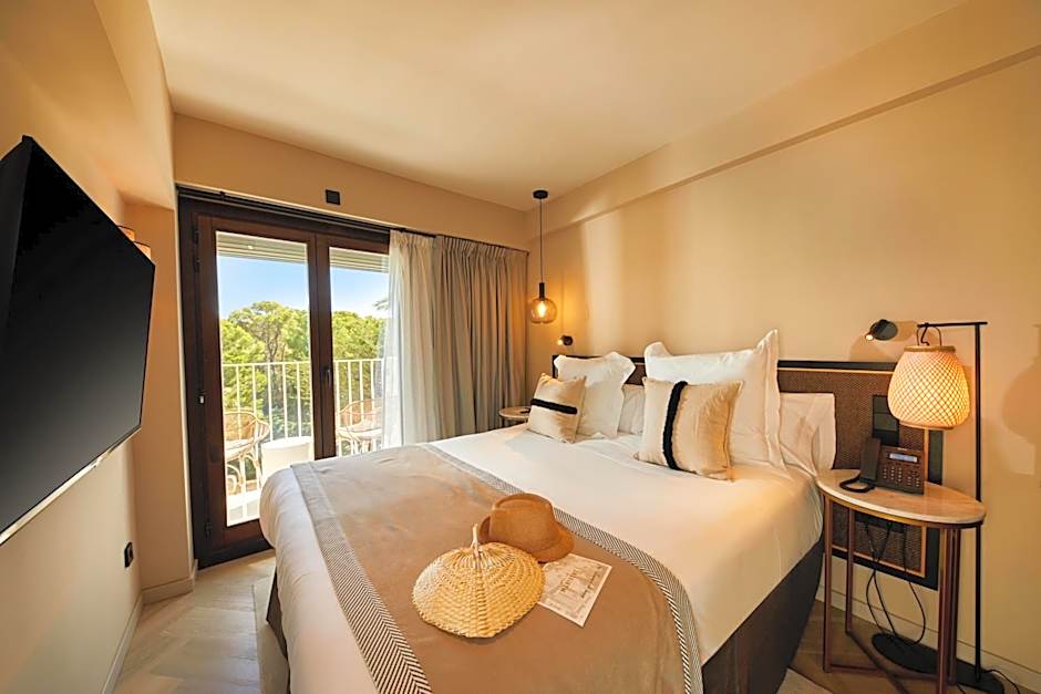 Belle Marivent Mediterranean Petit Hotel