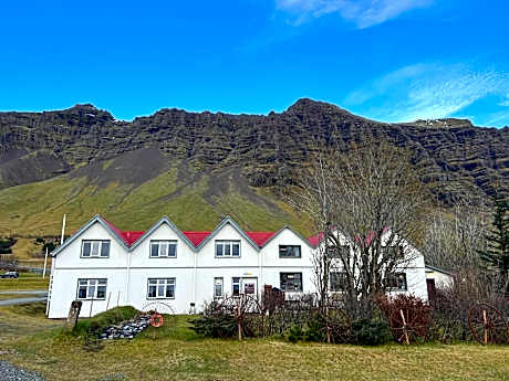 Skyrhusid Guesthouse