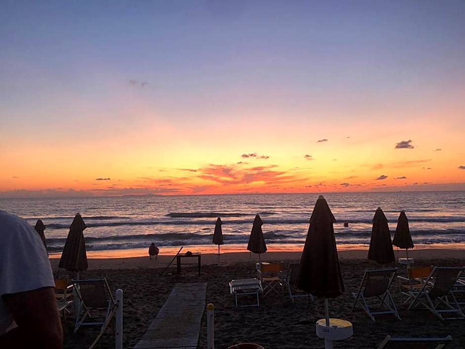 On Holiday Between Sky And Sea geco Di Campiglia pet friendly big garden