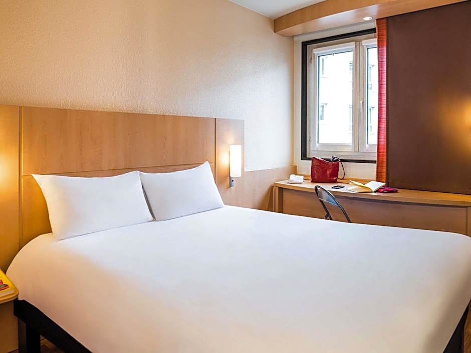 ibis Paris Pont de Suresnes Longchamp