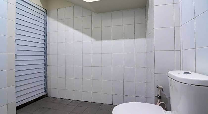 RedDoorz near Trans Studio Bandung 3