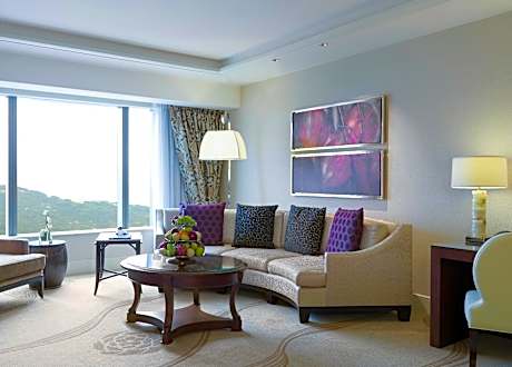 Deluxe Suite Pool Two Queen