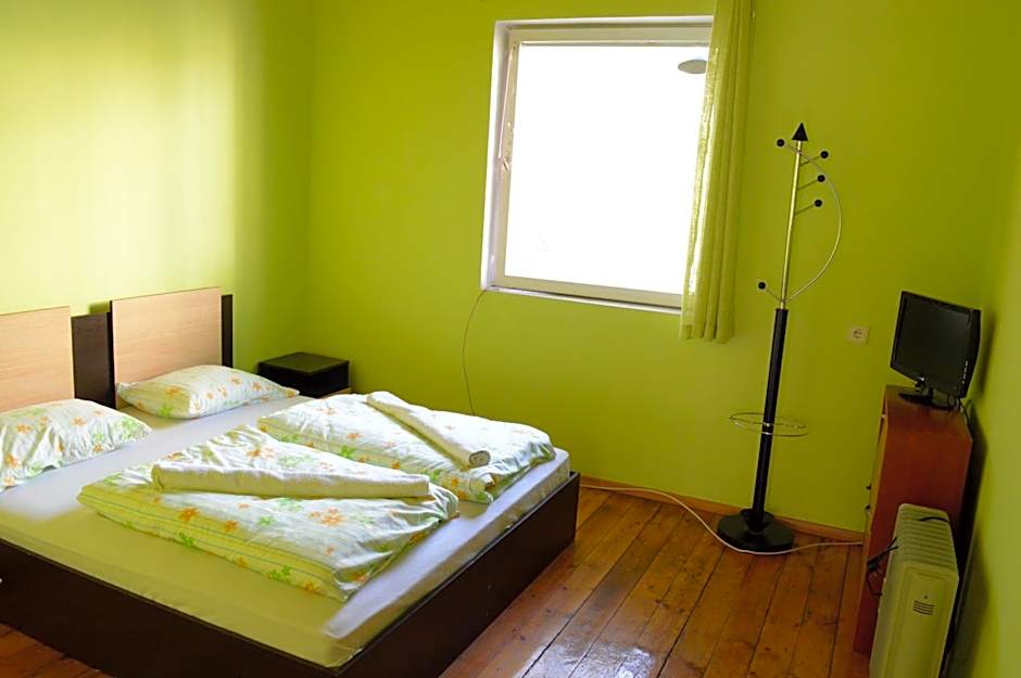 Elegance on a Budget - Rooms for Rent in Sofia Center