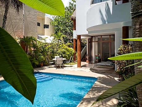 Casa Sonoma - Charming Condos Minutes from Beach & Reef