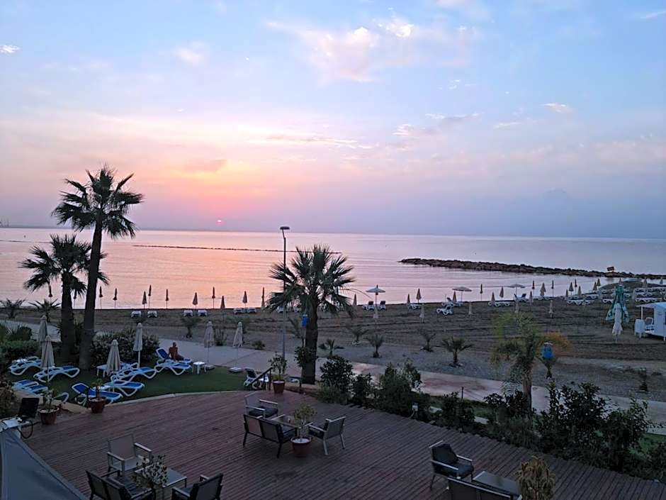 Lebay Beach Hotel