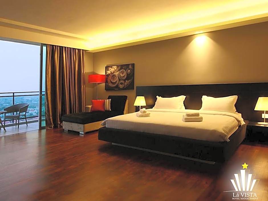 The Shore Hotel & Residences By Lá VISTA