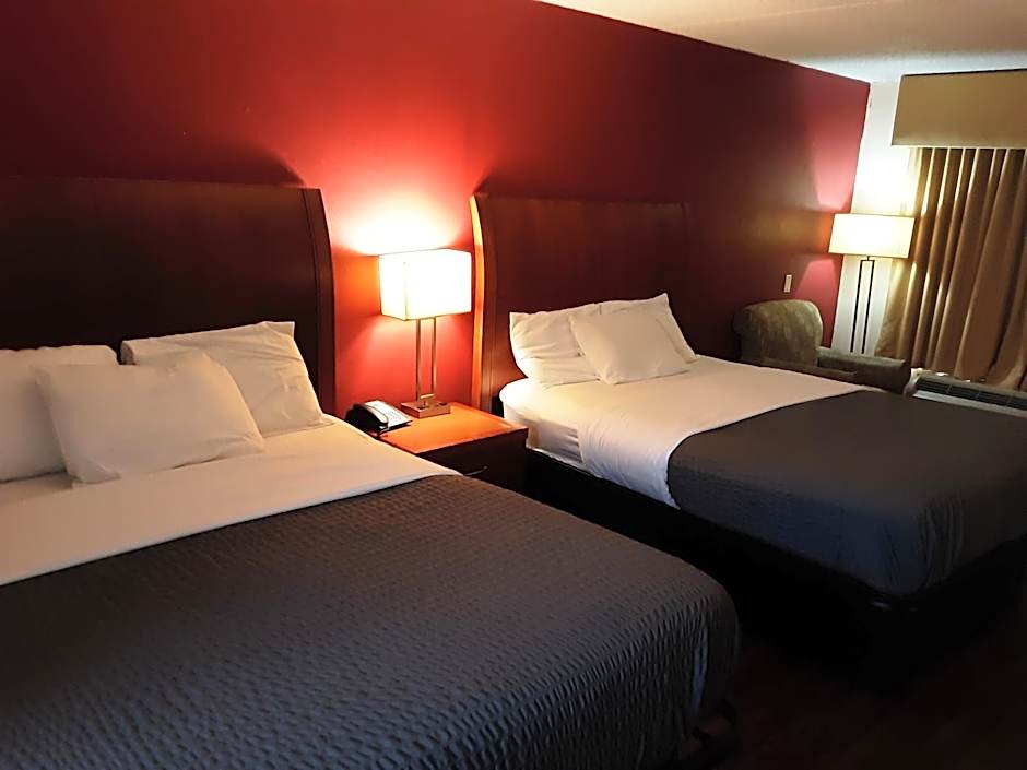 Econo Lodge Inn & Suites