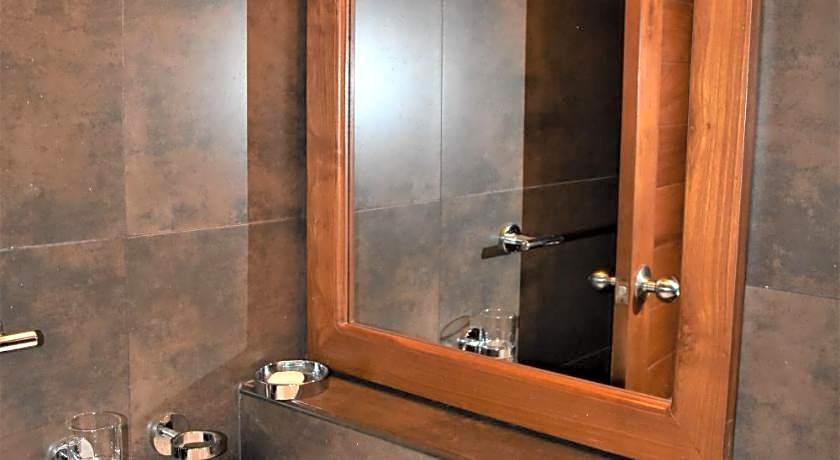 Port View City Hotel