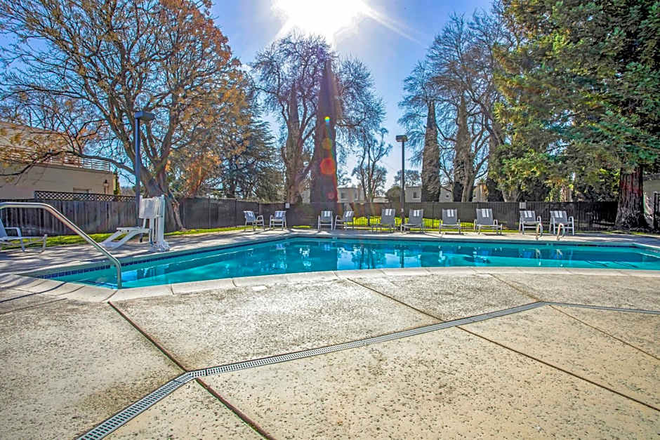 Lions Gate Hotel