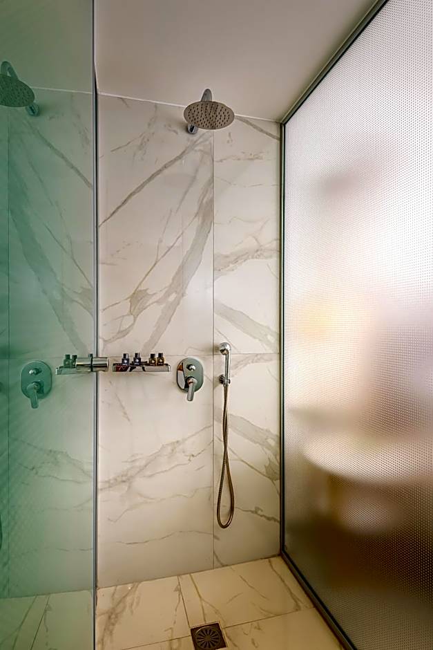 Solimar White Pearl - Adults Only
