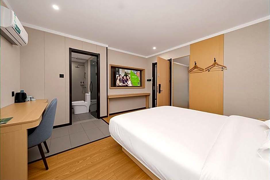 Greentree Inn Yangzhou Shouxihu South Gate Hotel