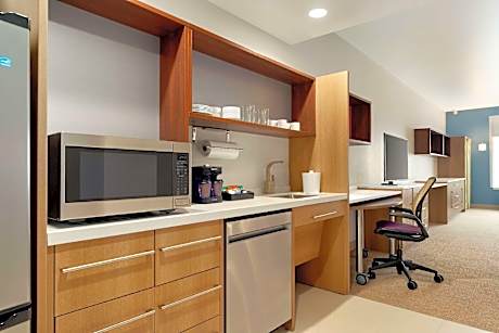 2Queen Accessible Roll In Shower Studio Nosmk