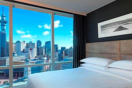 Guest room, 1 King, Sky Tower view, High floor