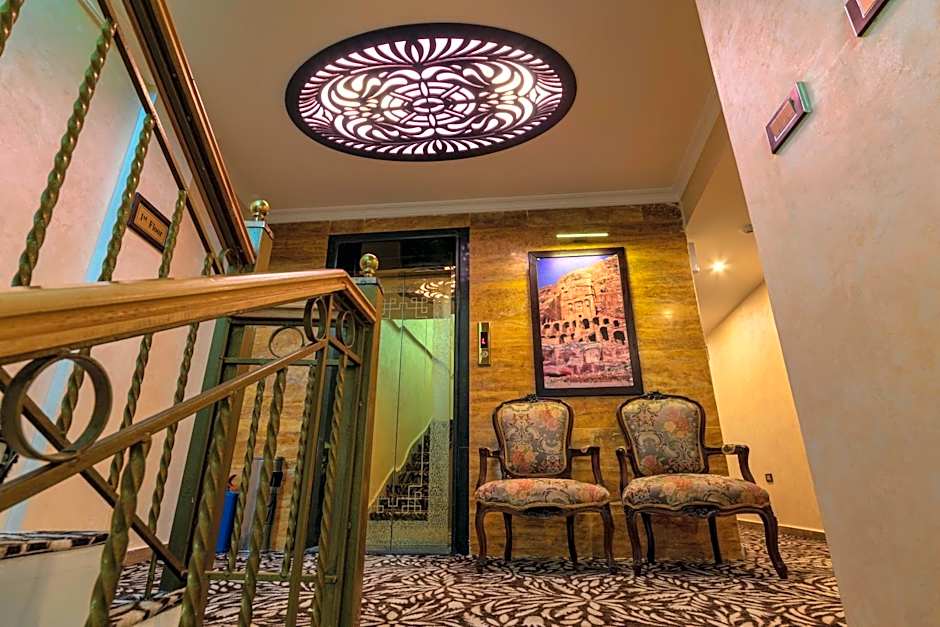 Town Season Hotel