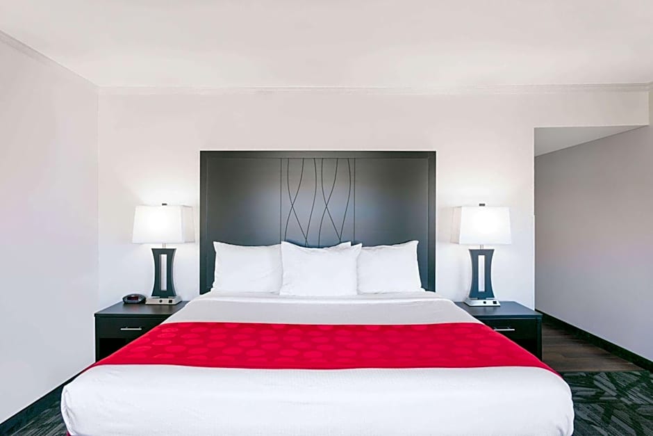 Ramada by Wyndham Tuscaloosa