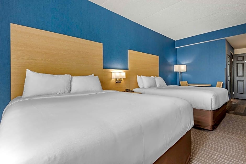 Quality Inn & Suites Oakville