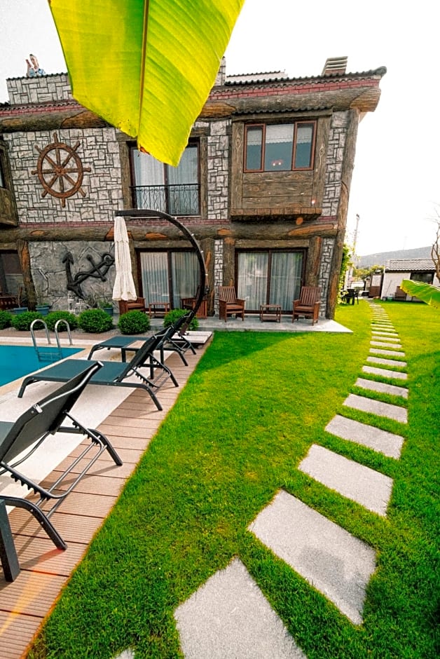 Pupa Alaçatı Butik Otel