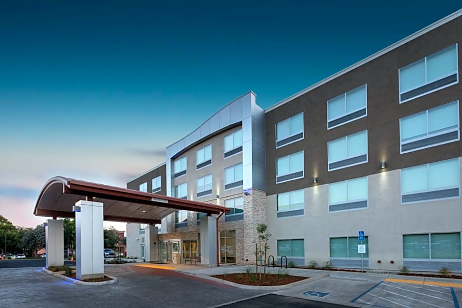 Holiday Inn Express And Suites Chico By IHG