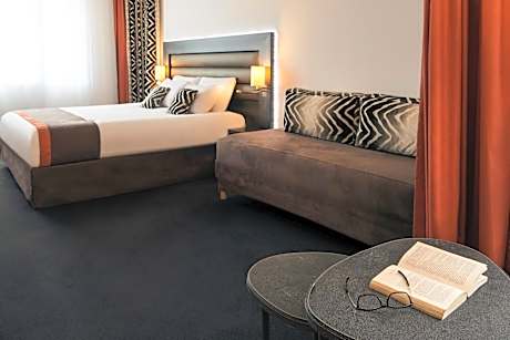 Executive Suite One Double Bed and One Single Bed