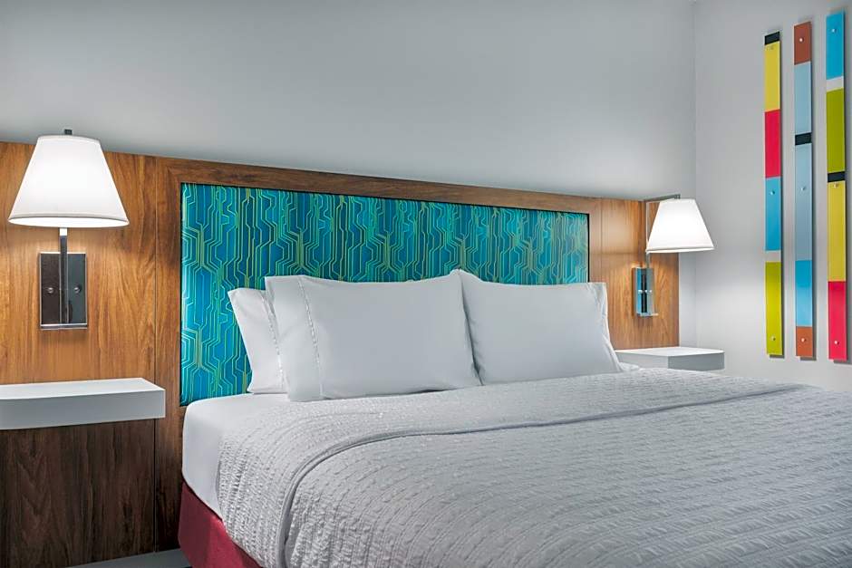 Hampton Inn & Suites Charlotte-Arrowood Rd.