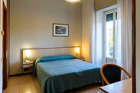 Double or Twin Room with Lake View