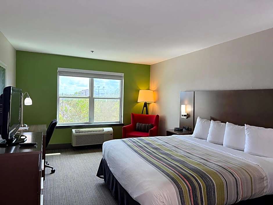 Photo 1 of 6 of 1 King Bed, Accessible