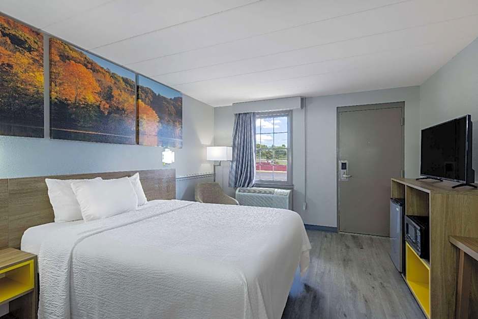 Days Inn by Wyndham Lincolnton