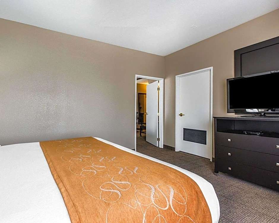 Comfort Suites Bakersfield