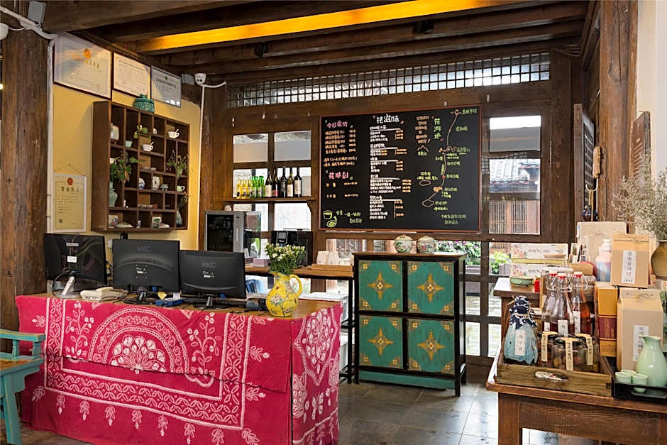 Blossom Hill Inn Lijiang Eminentland