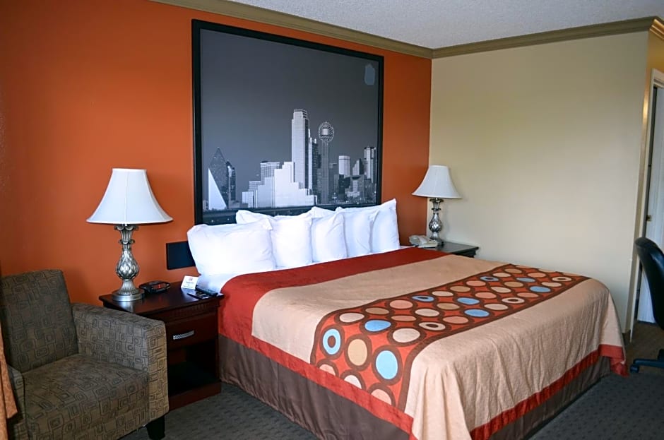 Hill Country Inn and Suite