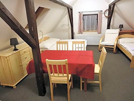 Quintuple Room