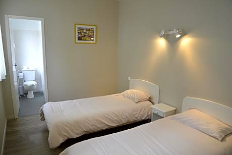 Twin Room with Bathroom